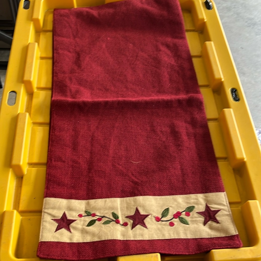 Park designs, Christmas store table runner 13 X 54